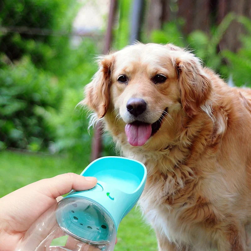 Petty™ - Tragbare Wasserflasche für Haustiere!